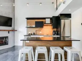 Condo moderne, escapade vacance, vue sur montagnes