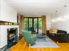 Charming 3BR Turner Home Near Canberra Centre