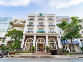 Collection O Emerald Luxury Hotel & Apartment，位于胡志明市的酒店