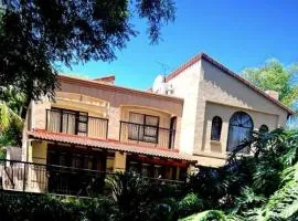 Hartebeespoort Upmarket Pond Villa