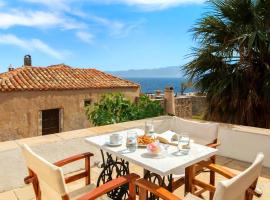 Menexes Suites Monemvasia，位于莫奈姆瓦夏的酒店