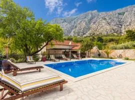 Awesome Home In Orebic With Jacuzzi