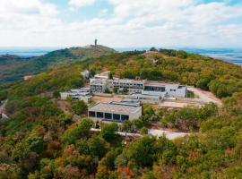 Хотелски комплекс Ямболен，位于Tŭrnava的酒店
