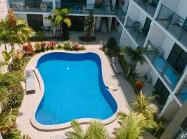 Ocean Breeze Apartment Hotel
