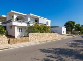Beautiful Apartment In Stara Novalja With Wifi