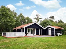 2 Bedroom Amazing Home In Falkenberg，位于法尔肯贝里的酒店