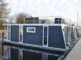 Houseboat Tulip NS006