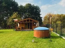 Domek letniskowy z jacuzzi nad rzeką Bzurą