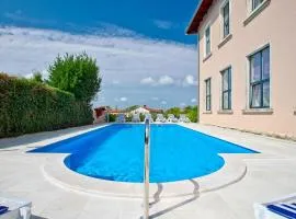 Villa Old School House