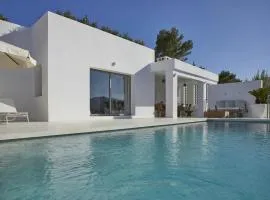 Villa in Porroig with Stunning Sea Views