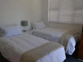 14 Kiaat Suites