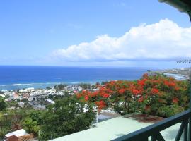 Chalet Sunset, vue panoramique sur la baie, proche de Saint-Leu et ses plages，位于圣勒的酒店