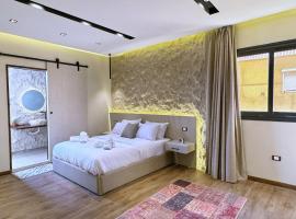 The Built-Up 2 BDR Condo 15 min to CAI Airpt，位于开罗的酒店