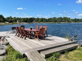 8 person holiday home in FIGEHOLM，位于Figeholm的酒店