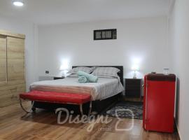 Hostal Cristina, Central Caldera, Habitación Privada Disegni 11-12，位于卡尔德拉的民宿