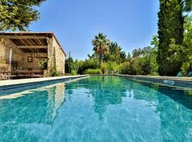 7 Bedroom Gorgeous Home In Tarascon