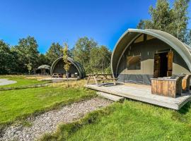Cozy StaCaravan In Hoogersmilde，位于Hoogersmilde的酒店
