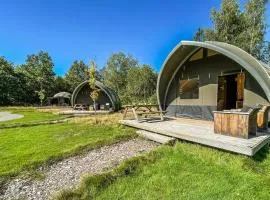 Cozy StaCaravan In Hoogersmilde