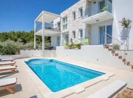 Beautiful Home In Bol With Wifi