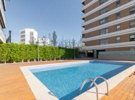 Penthouse with Private Terrace & Pool Access，位于科尔内拉德罗布雷加特的酒店