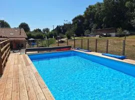 Gite La Vieille Grange, with pool in the Dordogne