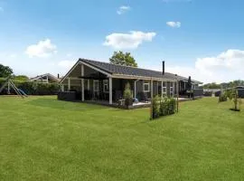 Cozy Home In Juelsminde With Sauna