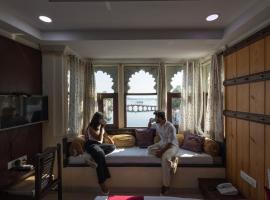 Hide-In Udaipur - A Lake View Boutique Hotel，位于乌代浦的酒店