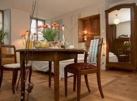 Boutique-Hotel Guesthouse Le Locle，位于乐罗西的酒店