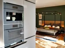 EDLER WOHNRAUM Luxuriöses Studio im Zentrum mit Balkon, Kaffeevollautomat, Klima & Parkplatz