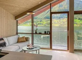 2 Bedroom Cozy Home In Straumgjerde