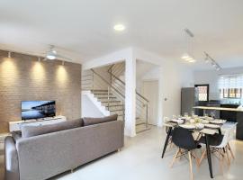 Luxury Holiday Home with private rooftop，位于弗利康弗拉克的别墅