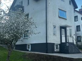 Luxury 2 rooms residence at the heart of Borås，位于布罗斯的酒店
