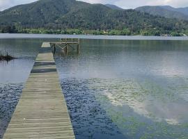 Linda cabaña con salida al Lago Rapel，位于Las Cabras的酒店