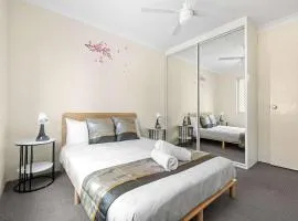 Warm Oasis at Parramatta- 2 BR - Free Parking - Near Shops