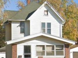 Cool and affordable apartment Galesburg
