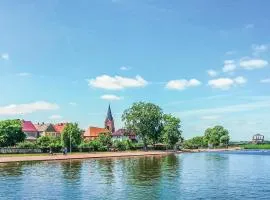 2 Bedroom Cozy Home In Nowe Warpno