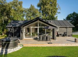 Cozy Home In Grenaa With Kitchen，位于格雷诺的酒店