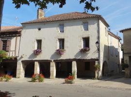Les Hirondelles，位于Fourcès的酒店