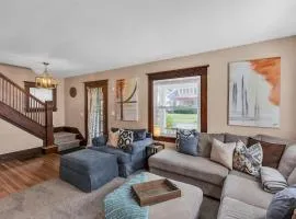 Charming Family Retreat- Cozy Comfort Awaits You! home