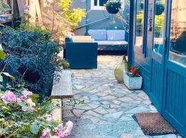 The Dairy - Seaside Couples Escape in Whitstable，位于惠茨特布尔的酒店