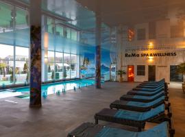 Juliana Platinum Brad，位于Brad的带泳池的酒店