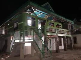 Dua Putri Komodo Homestay