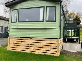 Superb luxury caravan, Todber Valley Holiday Park,