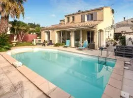 Stunning Home In Rognonas