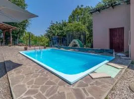 普拉斯基四卧室度假屋