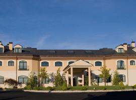 Hotel Sonsoles &Aacute;vila，位于阿维拉的带泳池的酒店