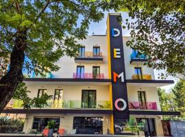 Demo Hotel Design Emotion，位于里米尼的酒店