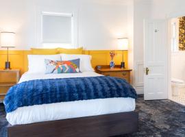 North Hero House Inn and Resort，位于North Hero的带停车场的酒店