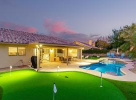 Sunny Serenity: Mesa Masterpiece，位于Fountain of the Sun的酒店