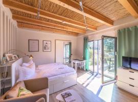 Ferienhaus Kleine Sommerliebe - mit Garten am Radwanderweg，位于Warenshof的酒店